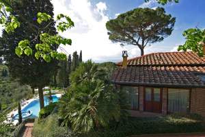 Ski Lodges, Mountain Refuges, Characteristic B&Bs and simply nice places to stay in Italy and the Italian Alps.